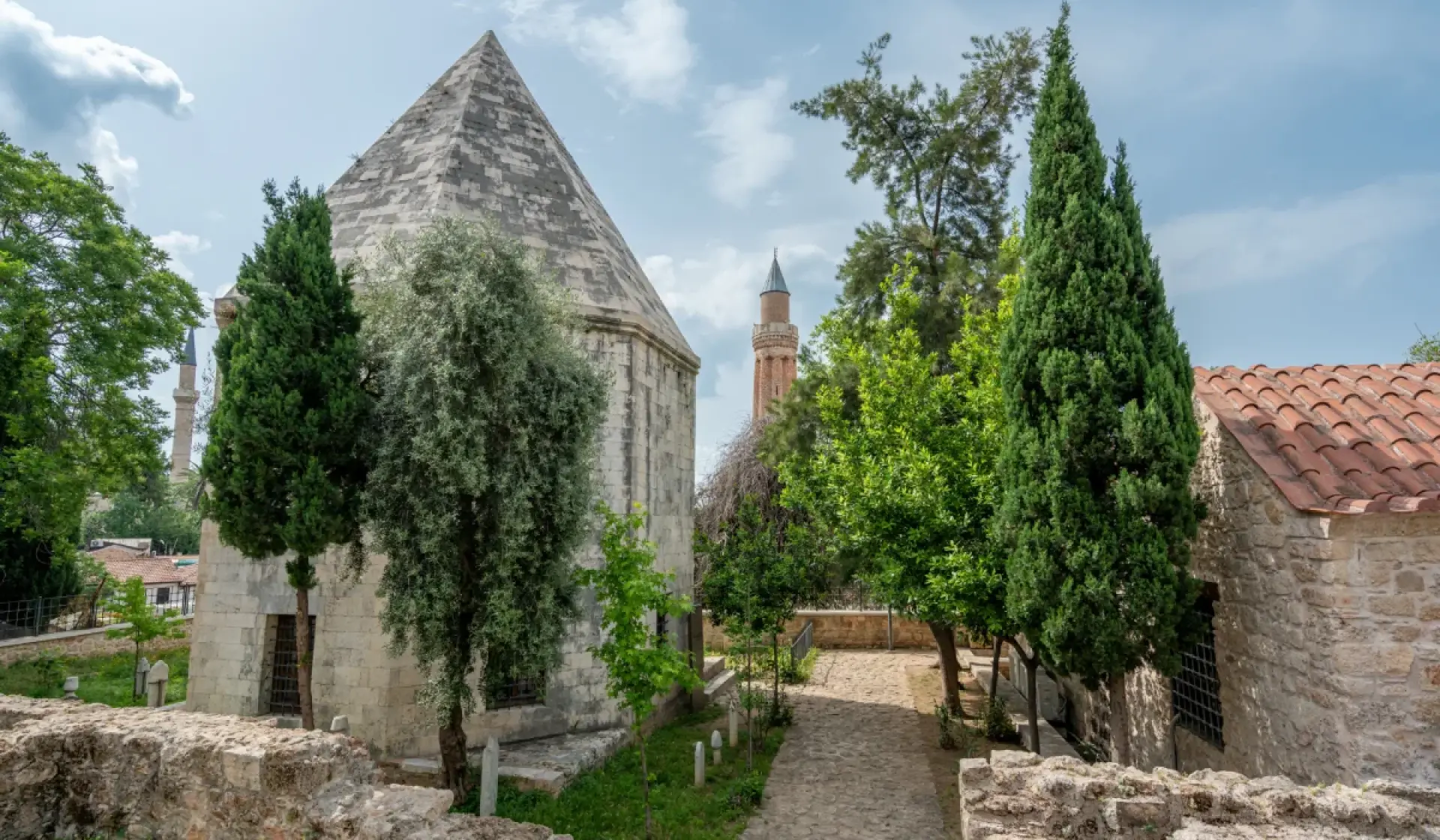 Zincirkiran Mausoleum