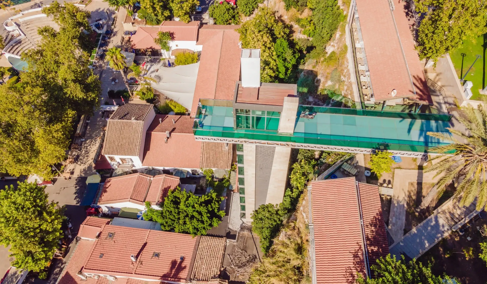 Panoramic Elevator Near Republic Square