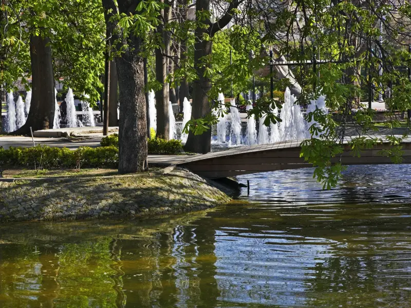 Abdi Ipekci Park in Ankara - an urban park near the center