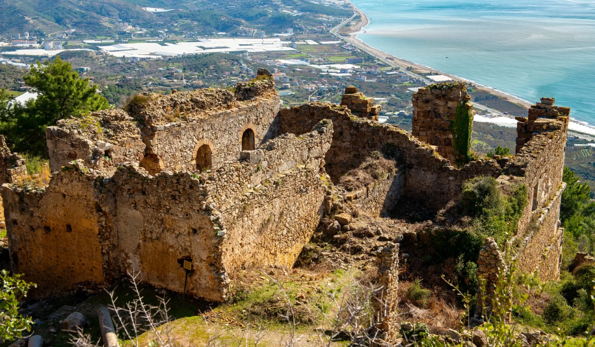 Руины жилых домов античной Сиедры