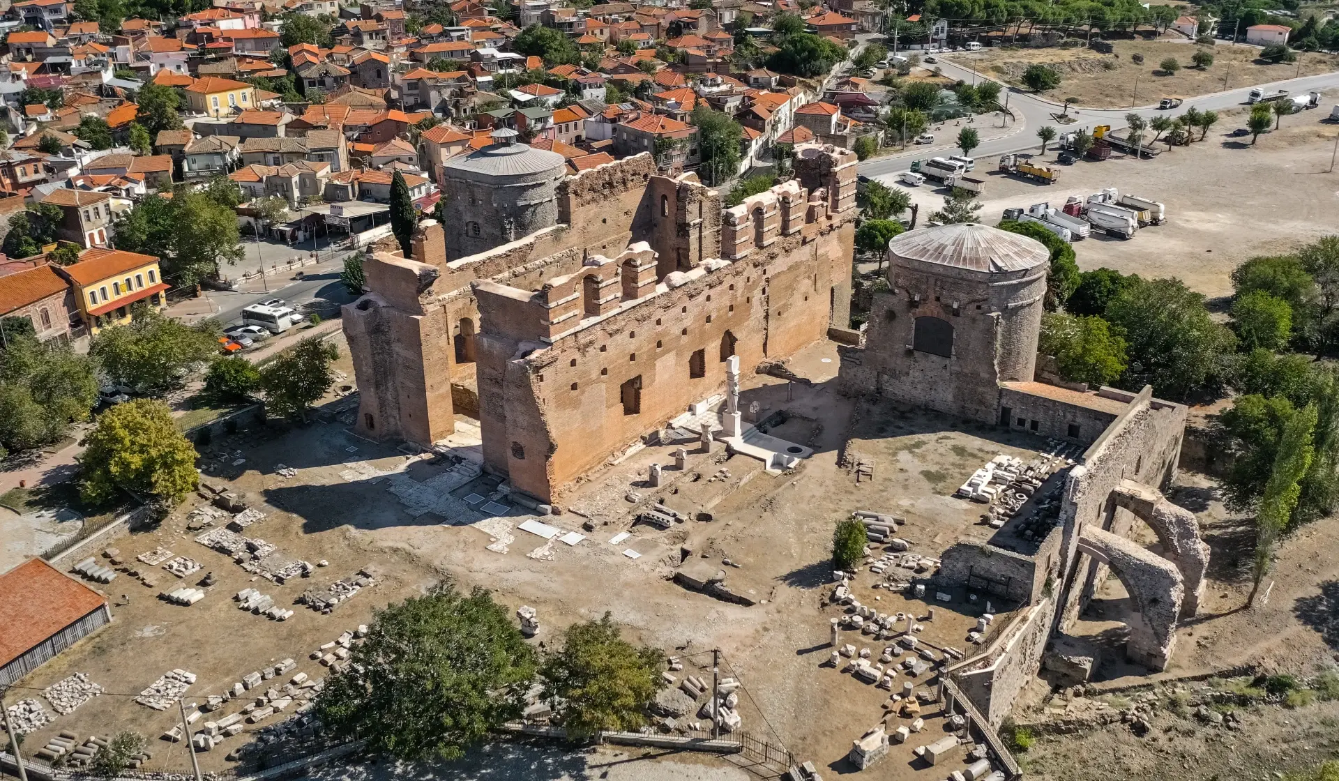 Ротонда во дворе Красной базилики