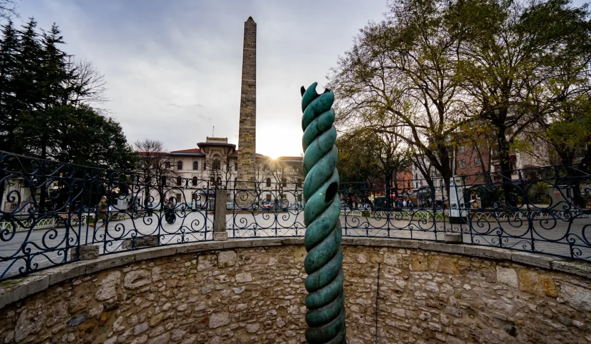 Serpent Column