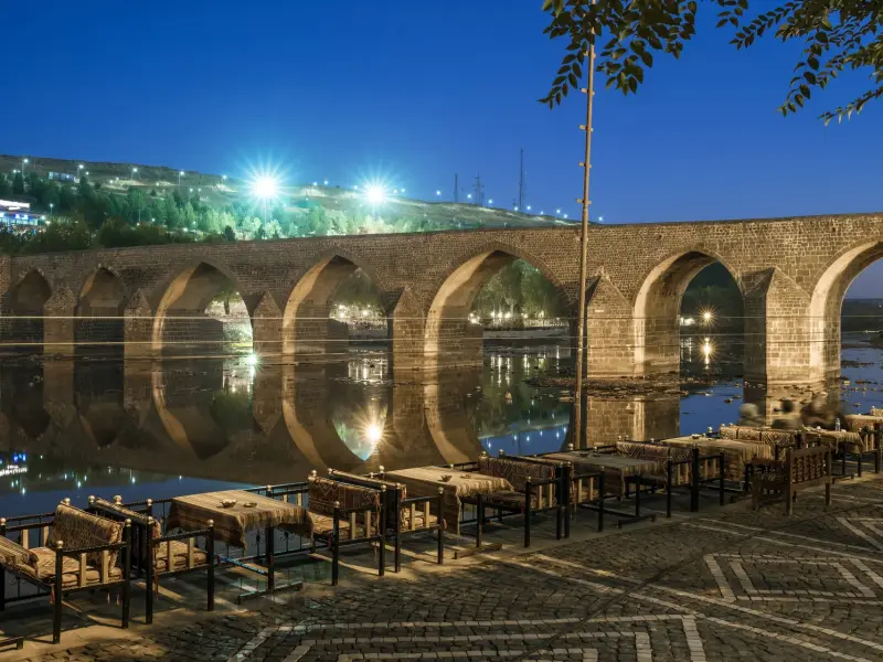 Bridge over the Tigris River in Diyarbakir, Turkey