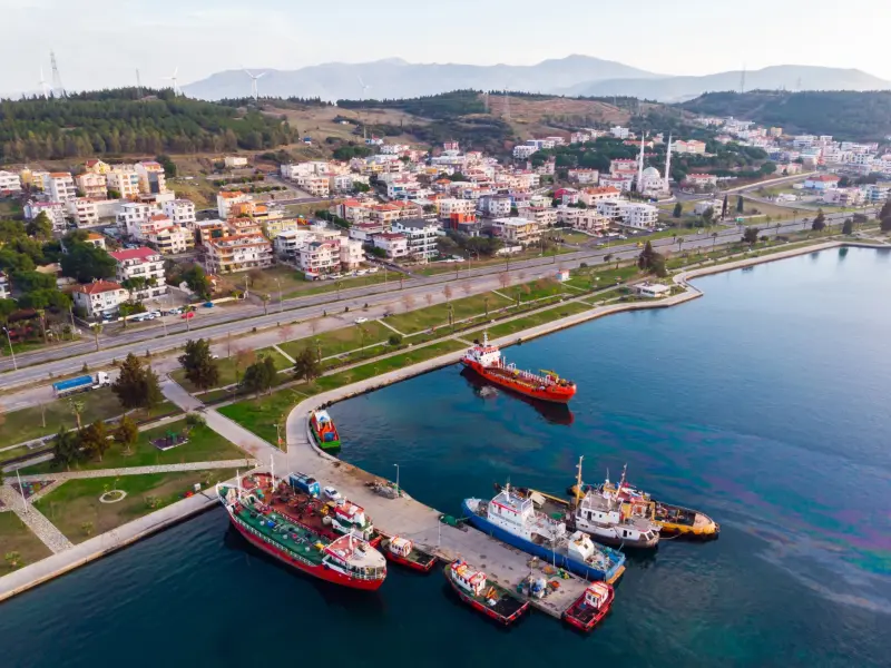 Aliaga Travel Guide