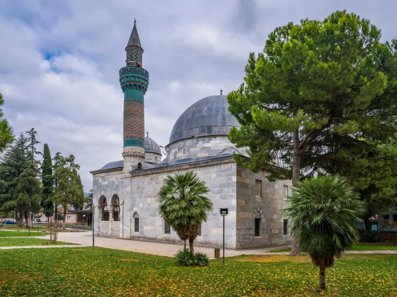 Meczet Yesil w Izniku w historycznym centrum Bursy, Turcja
