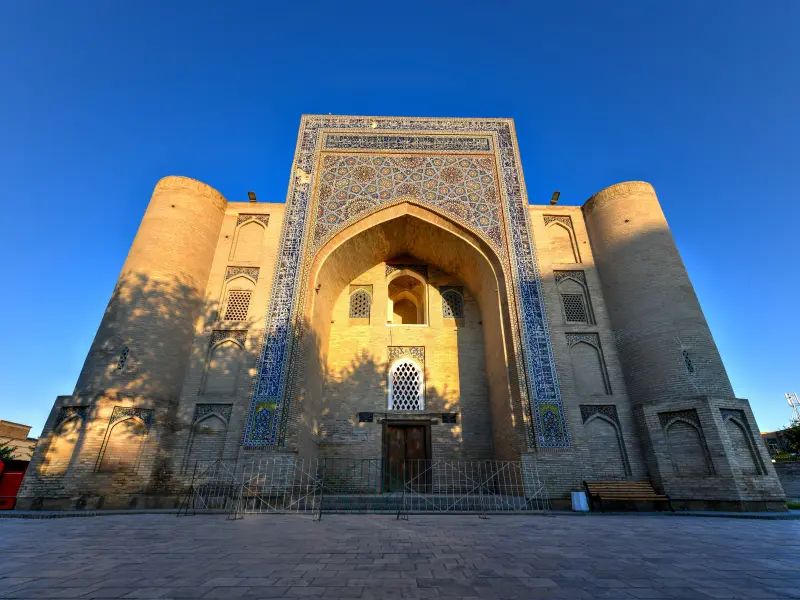 Chanaka Nadir-Diwan-Begi w Bucharze, Uzbekistan