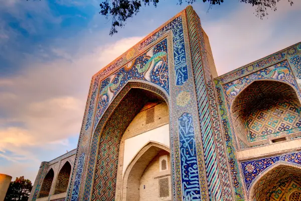 Medresa Nadir-Diwan-Begi