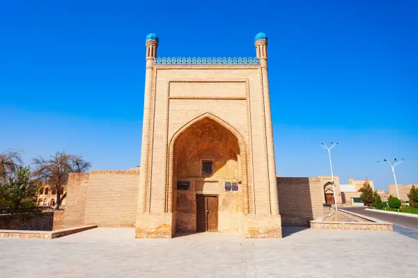 Magoki-Attari Mosque