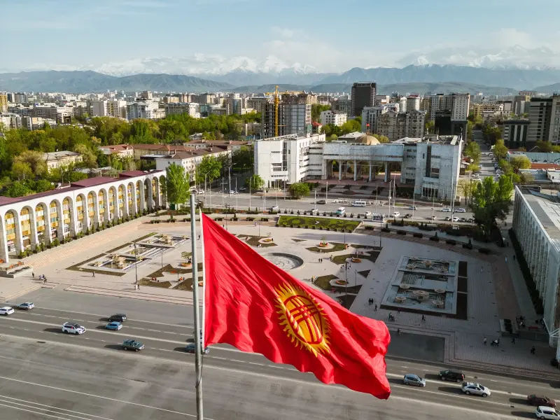 Maszt Państwowej Flagi w Biszkeku, Kirgistan