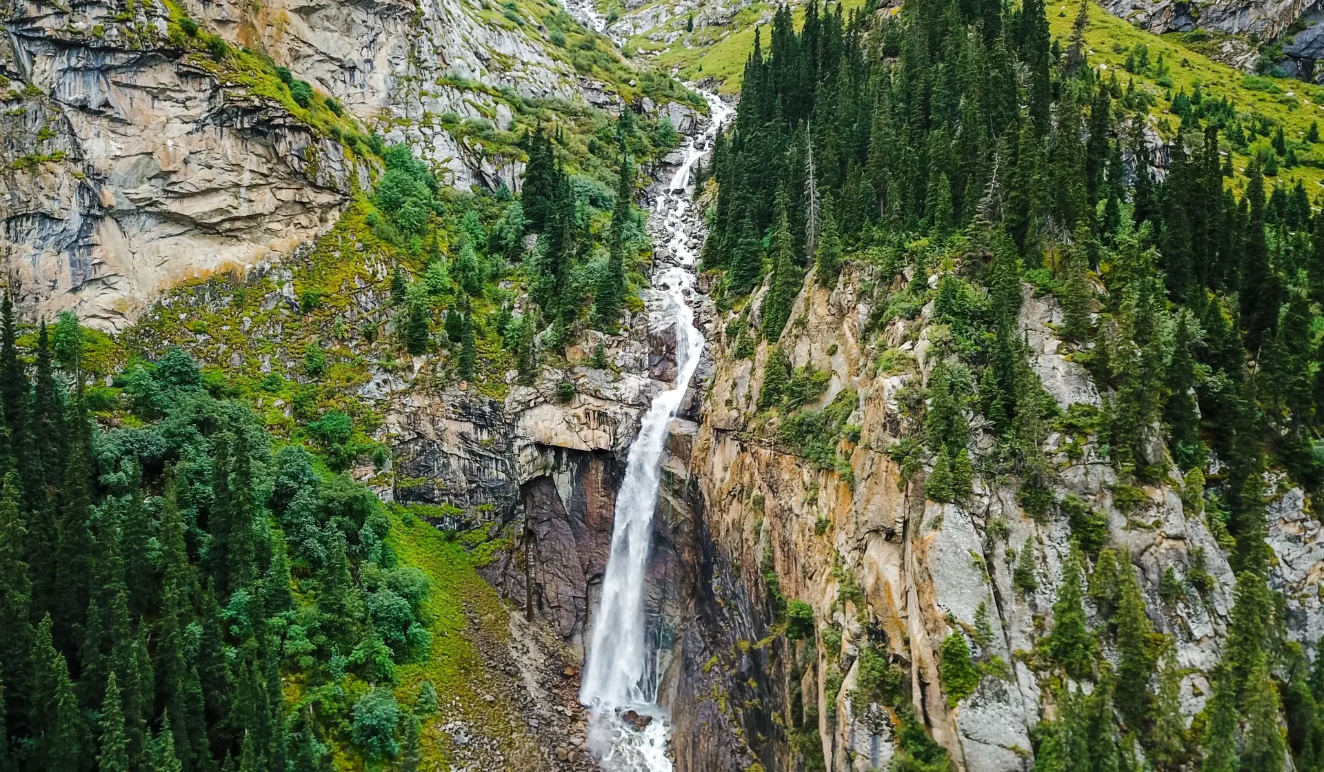 Barskoon-Wasserfall