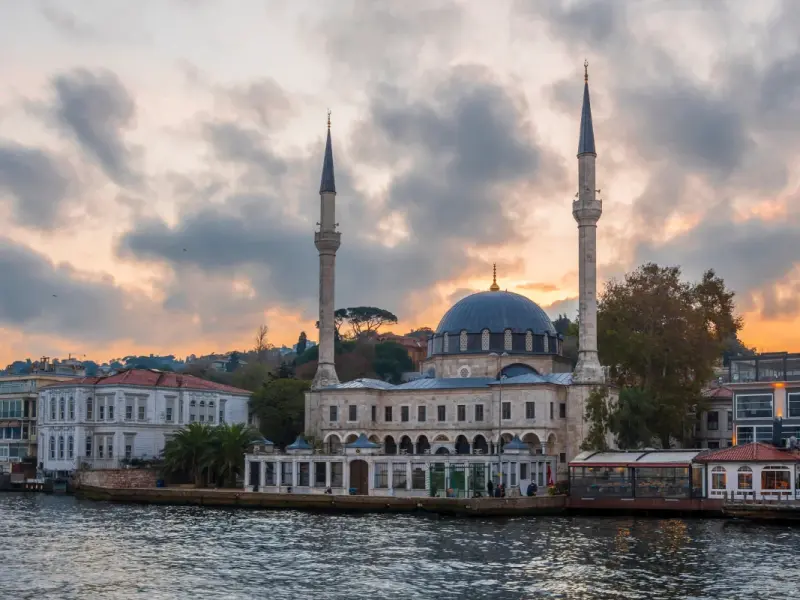Beylerbeyi Mosque on the Asian shore of the Bosphorus, Istanbul, Turkey
