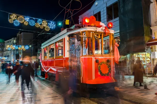 Zabytkowy tramwaj na Istiklal